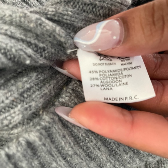 Brandy Melville grey sweater - Picture 4 of 4